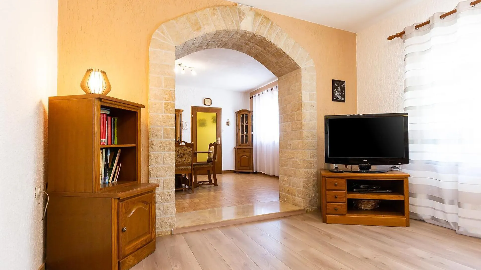 Beautiful Apartment Fratta With Garden In Tar Frata كرواتيا